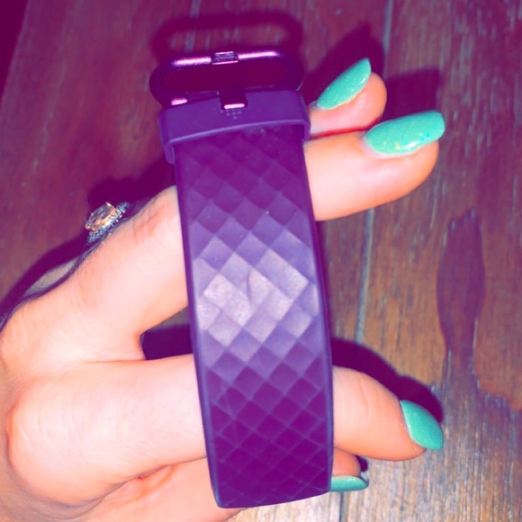 Plum Charge 3 with S&L bands and charging cord - Picture 1 of 5